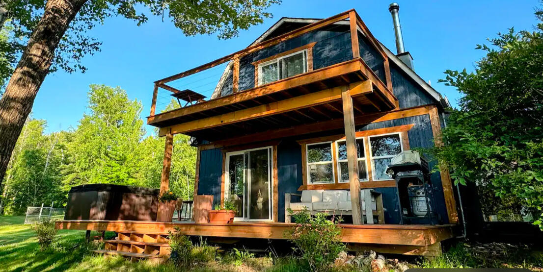 Modern Cabin with Waterviews