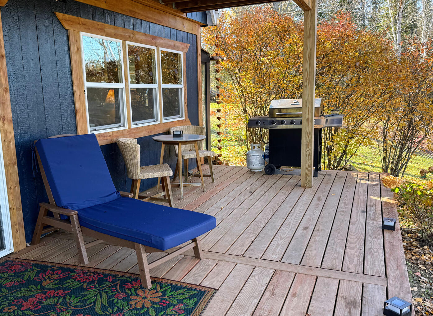 Lounge &amp; Dine on Patio